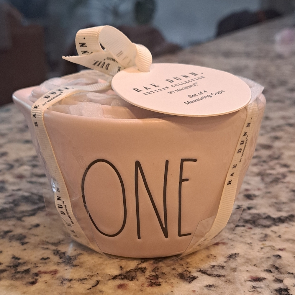 RAE DUNN stacking measuring cups
